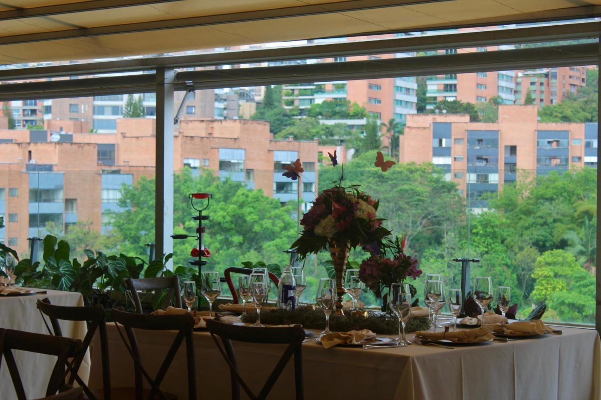 ディエス ホテル メデジン エクステリア 写真 A view of the restaurant