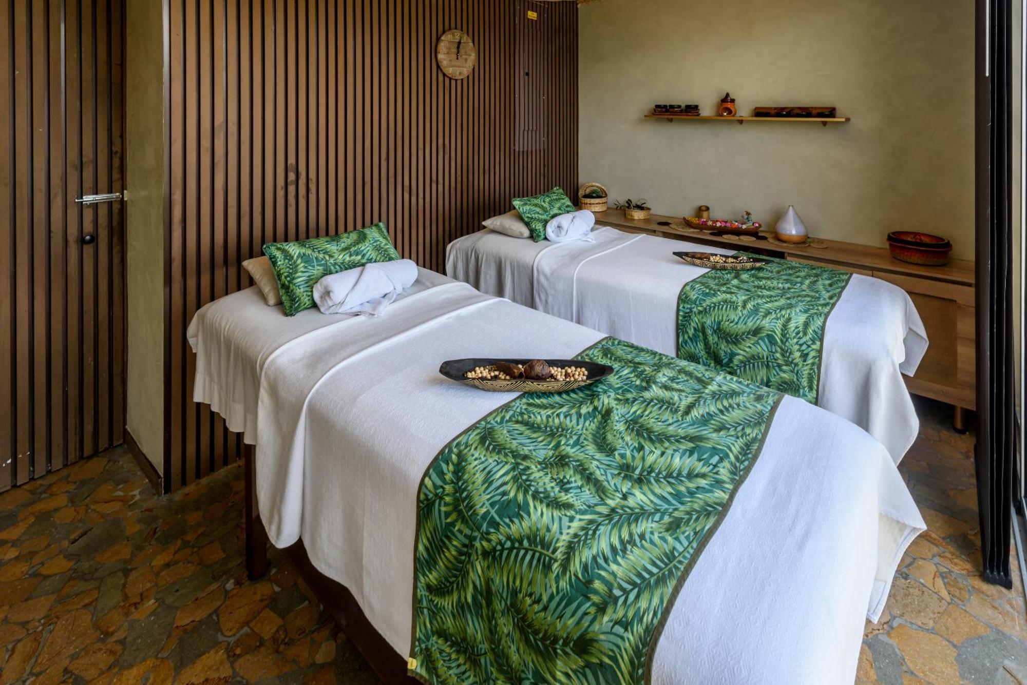 ディエス ホテル メデジン エクステリア 写真 Spa at the InterContinental Sanctuary Cove Resort
