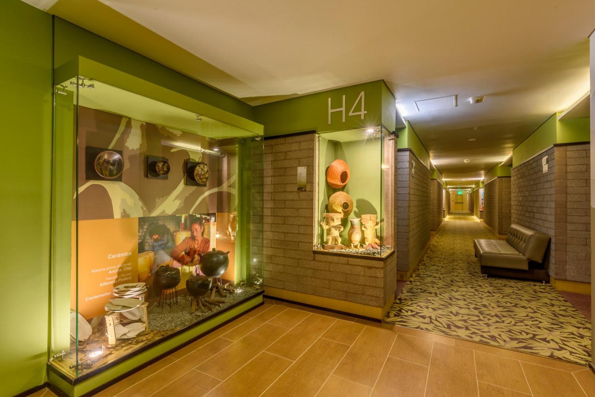 ディエス ホテル メデジン エクステリア 写真 The interior of the hotel