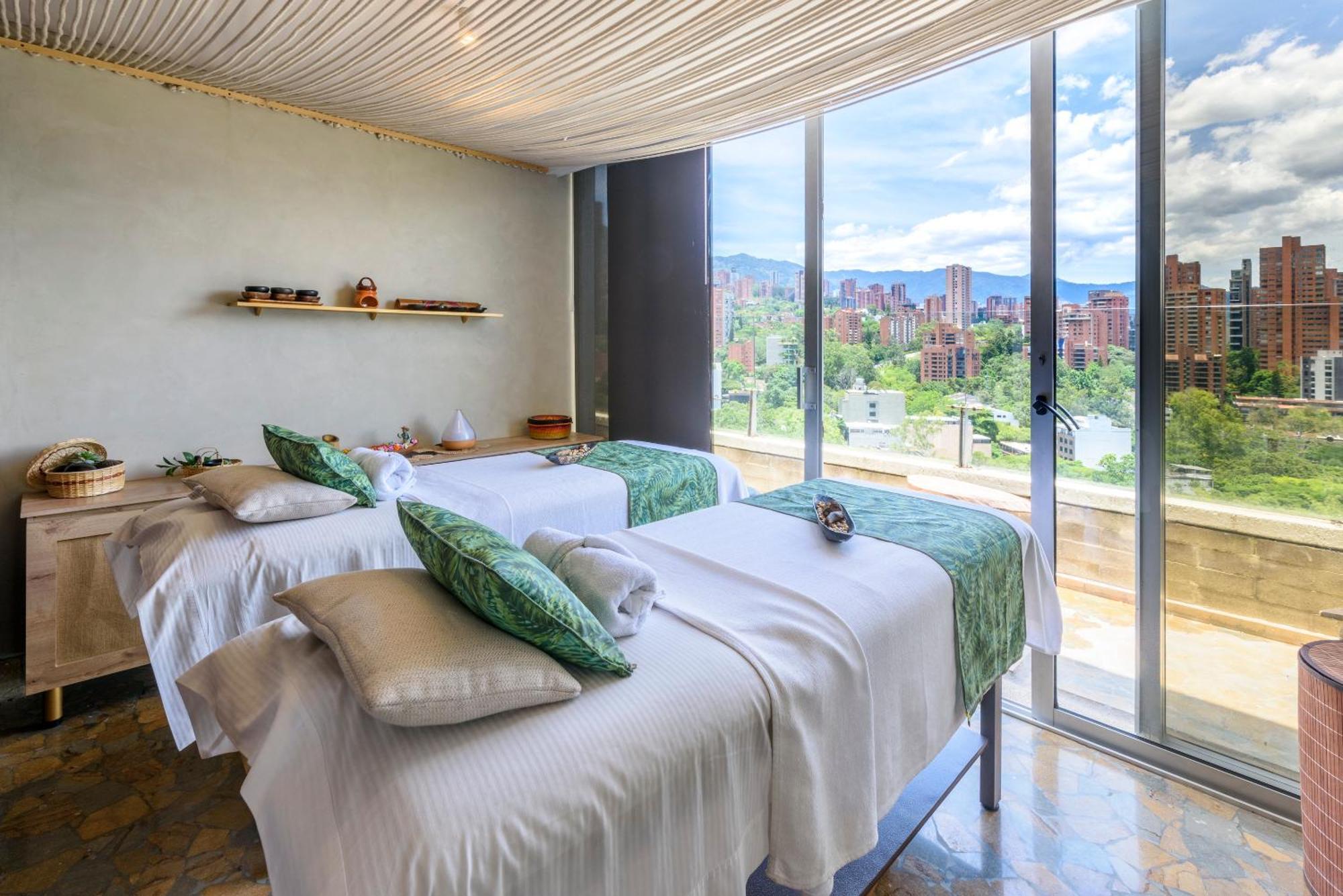 ディエス ホテル メデジン エクステリア 写真 Spa at the Four Seasons Hotel Bogotá
