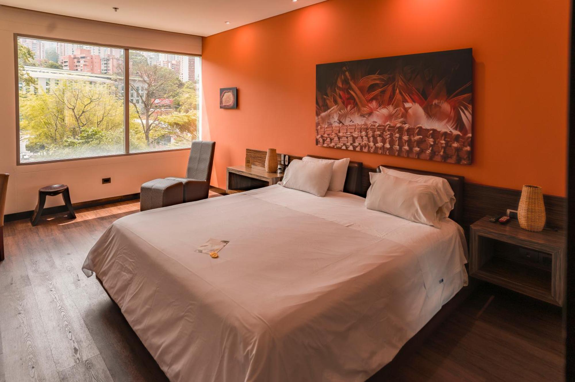 ディエス ホテル メデジン エクステリア 写真 A bedroom at the hotel